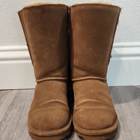 BearPaw Clara Hickory Suede Sherling Boots - Picture 3 of 11